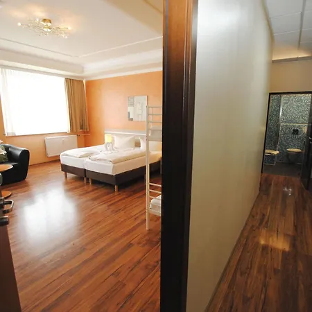 The Aga's 3* Берлин